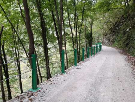 Zaščitne ograje na LC Zatolmin–Polog (arhiv občine)